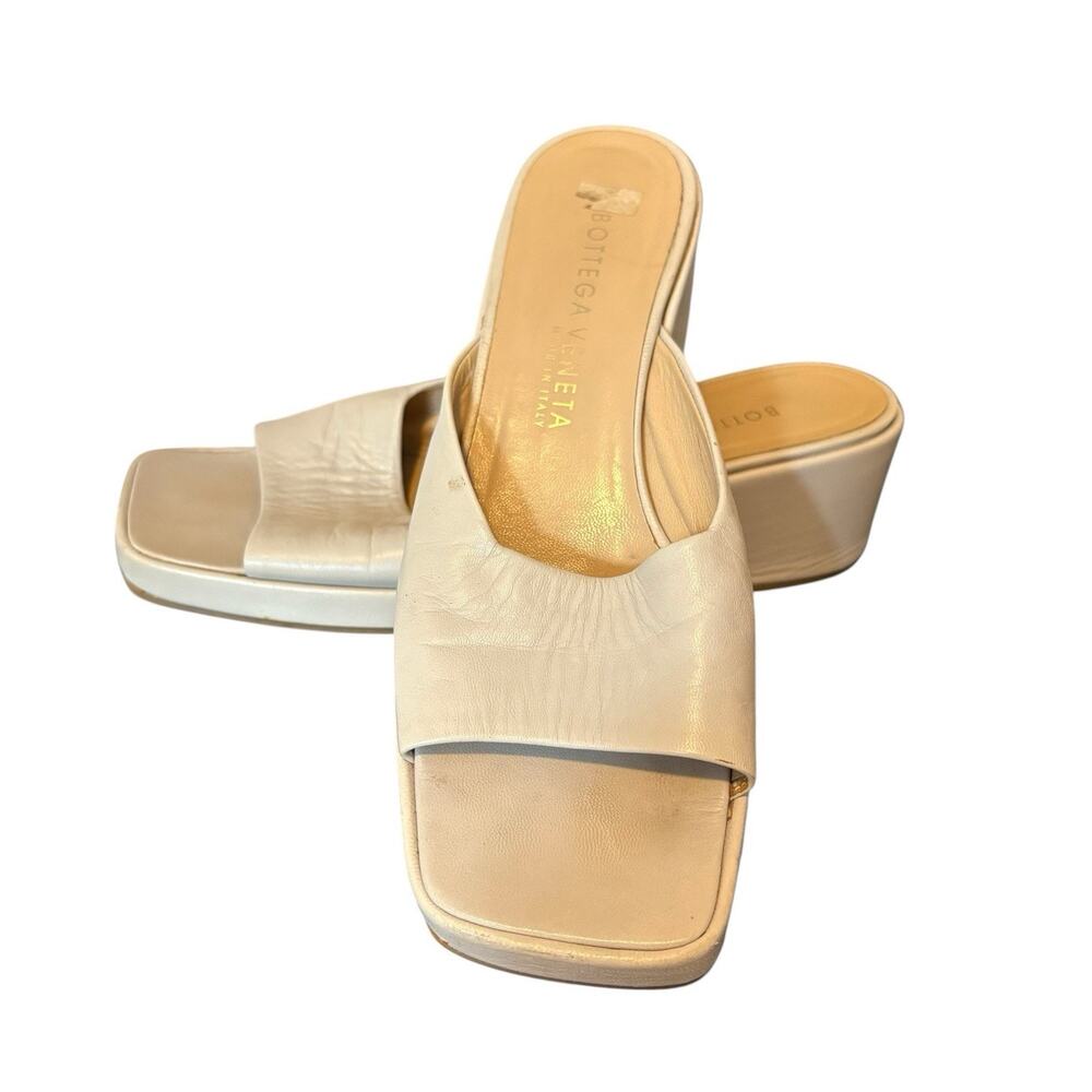 Bottega Veneta Square Toe Platform Mules Cream Leather 6B Y2K Quiet Luxury
